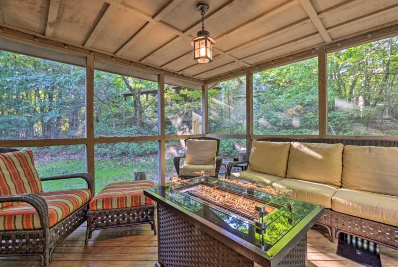 Pocono Mountain Home , Hot Tub- 1 Mile To Skiing! Tannersville Exterior photo