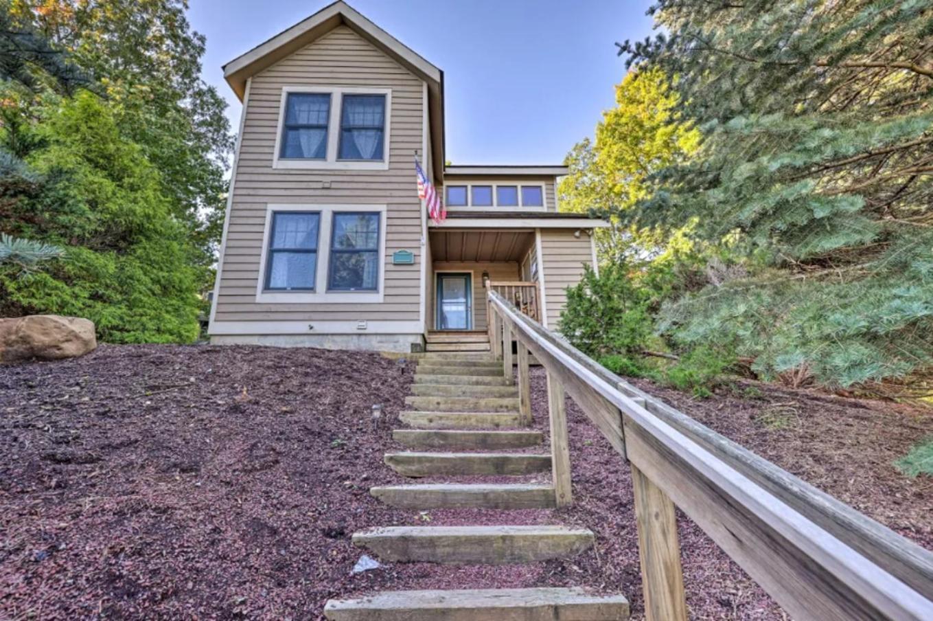 Pocono Mountain Home , Hot Tub- 1 Mile To Skiing! Tannersville Exterior photo